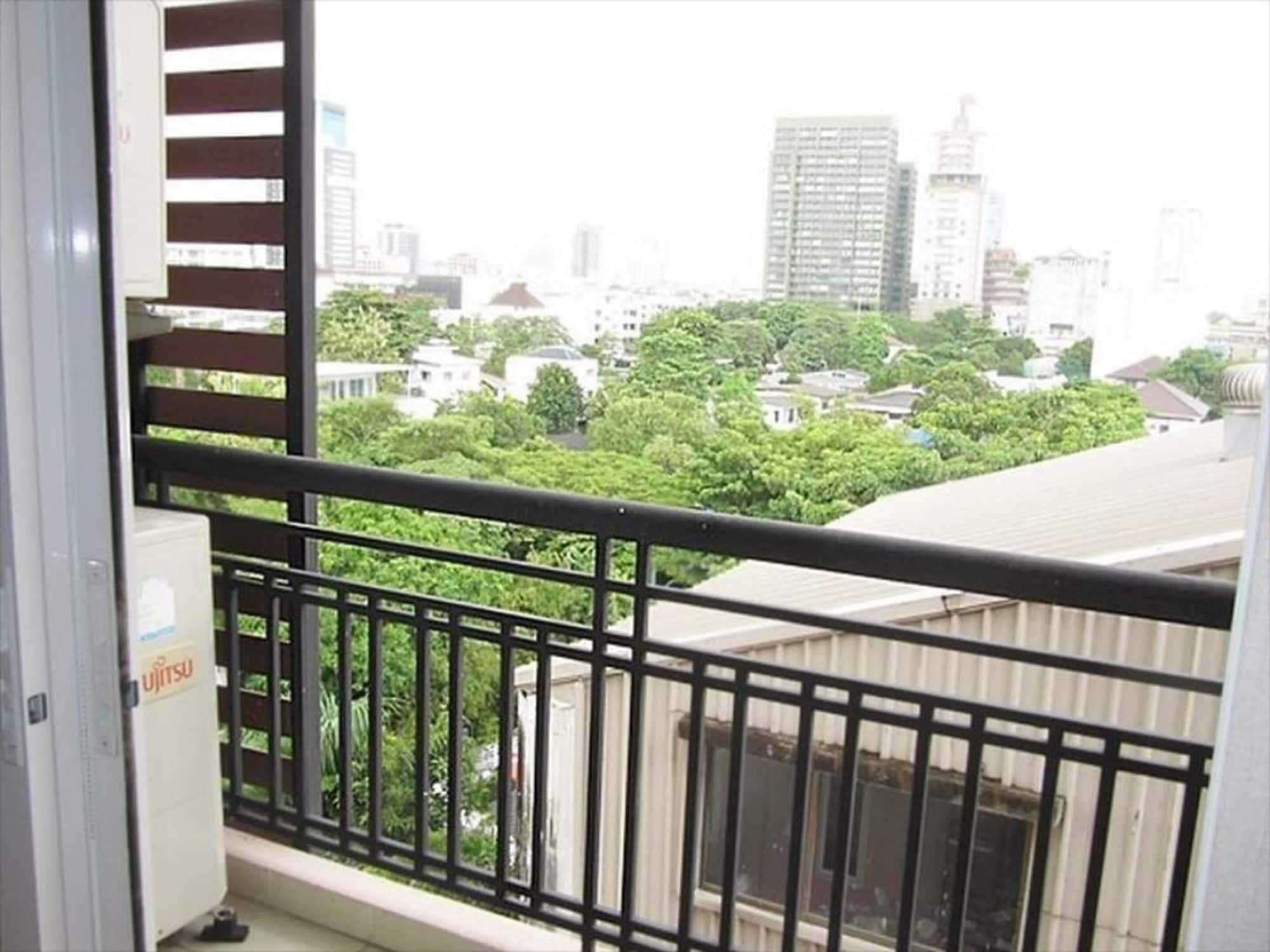 通罗25巷迪瓦莱蒙塔拉公寓 曼谷 外观 照片